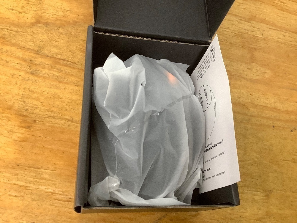 EM04 Rechargeable Dual Mode Multi-Device Trackball Mouse - Image 2 - Lot 3463