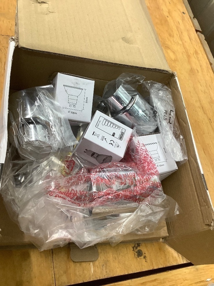 Depuley 3 Light Modern Flush Mount Ceiling Spotlight - Image 2 - Lot 3467