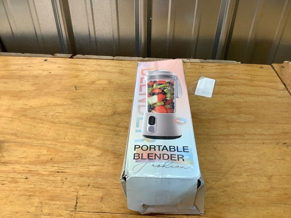 Portable Blender - Image 2 - Lot 3488