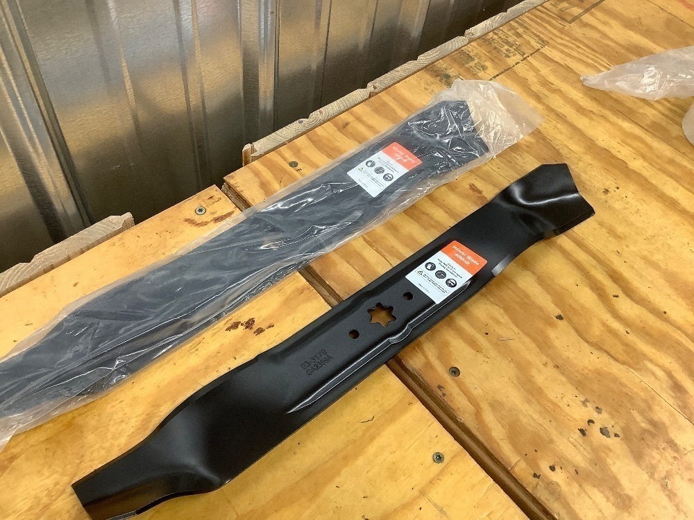 Mower Blades 40MnB 17” Two Pack - Image 2 - Lot 3507