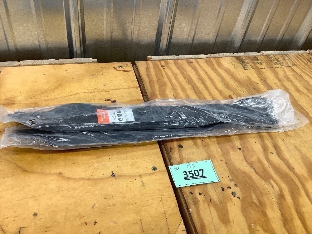 Mower Blades 40MnB 17” Two Pack - Image 4 - Lot 3507