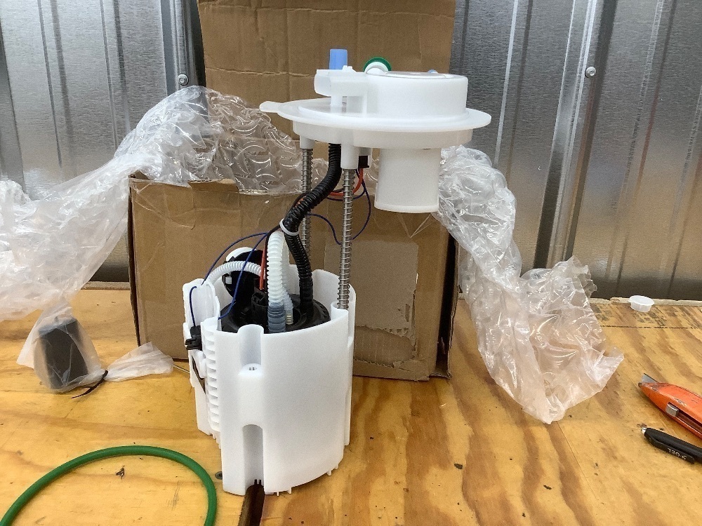 Fuel Pump Assembly - Image 5 - Lot 3521