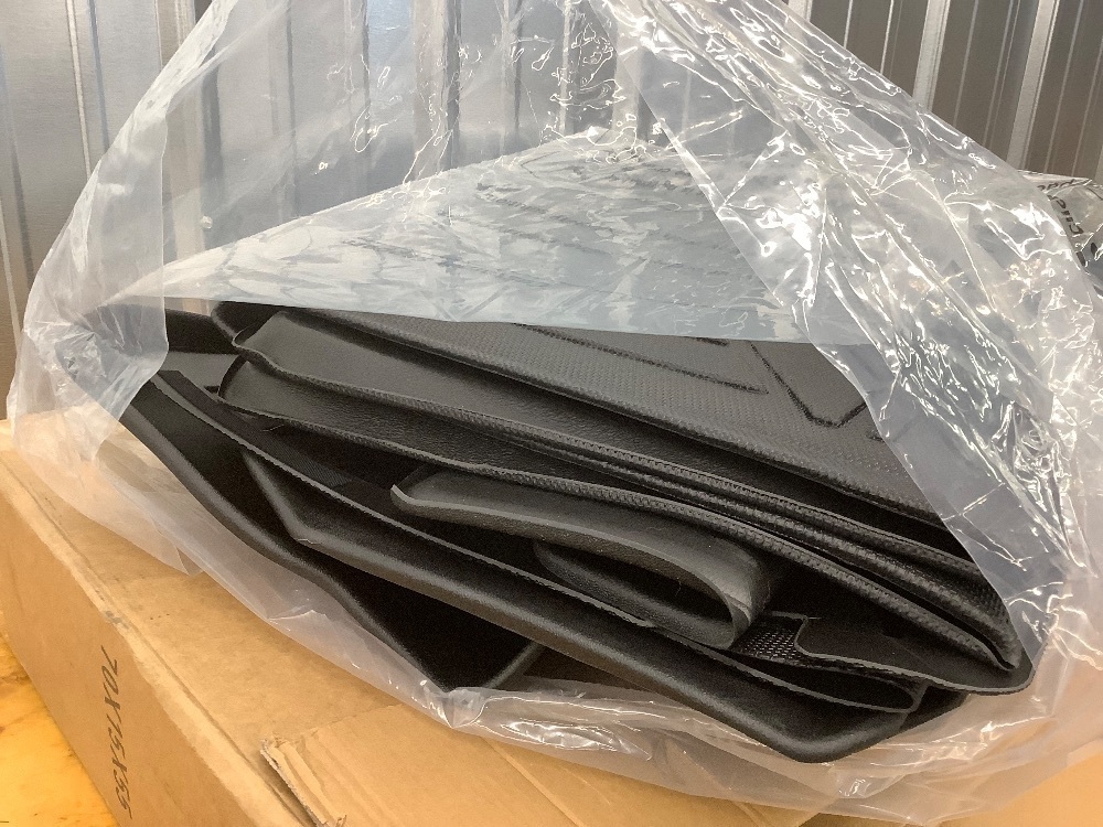 Floor Mat with Trunk Mat for 2025 Nissan Murano - Image 3 - Lot 3538