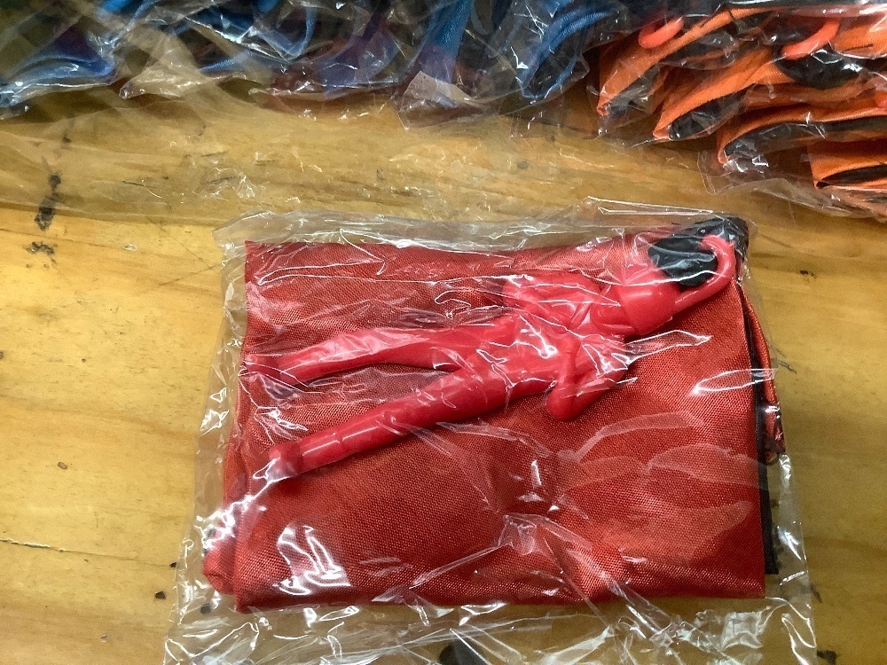 36PCS Parachute Toy, No Tangle Throwing Men, Hand Throw Army Man, 6 Colors - Party Gifts, No Battery or Assembly Required - Image 2 - Lot 3606