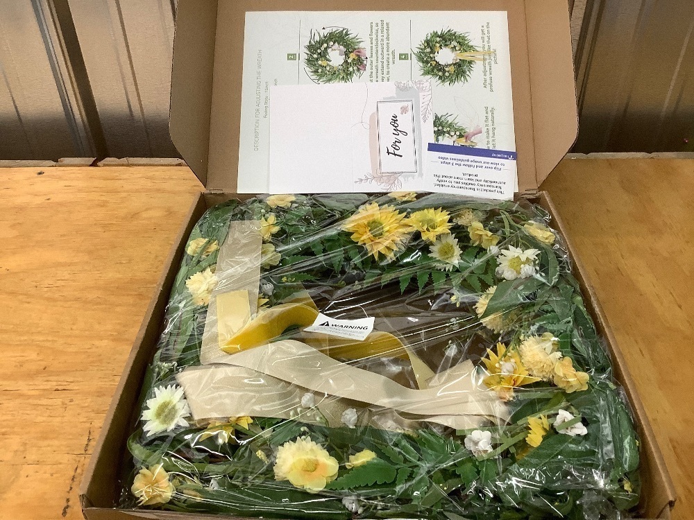 Spring Wreaths for Front Door 24 inch Spring Wreath with Vibrant Daisy and Bow,Green Summer Wreath for Outdoor All Season and Summer Wreaths for Front Door - Image 2 - Lot 3645