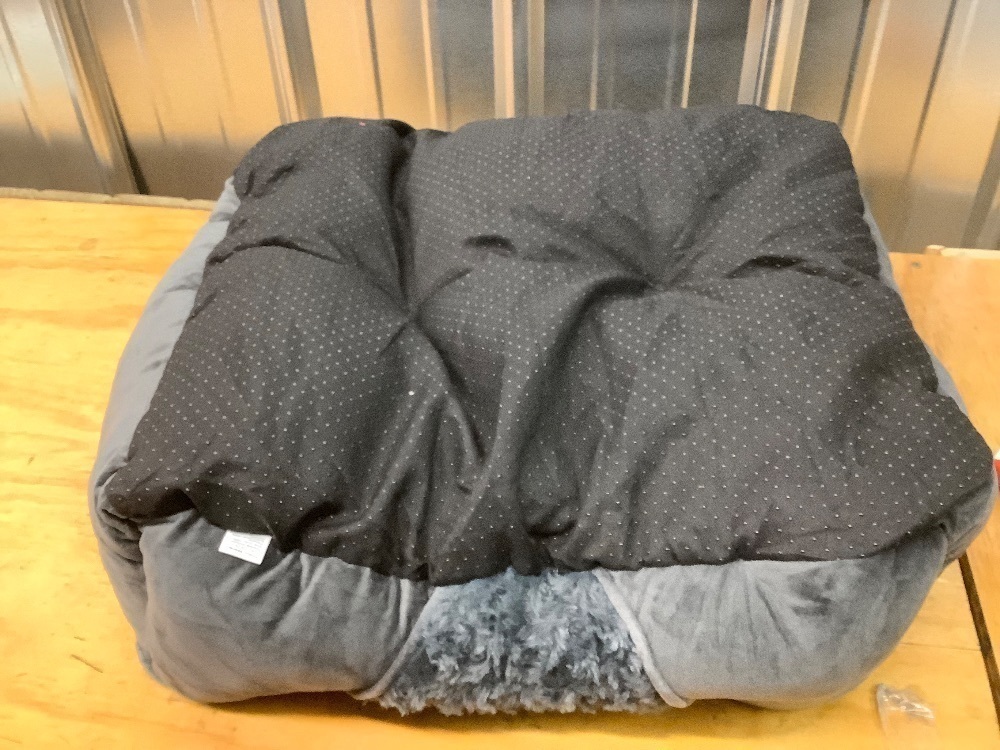 Pet Bed For Small Animals - Image 2 - Lot 3903