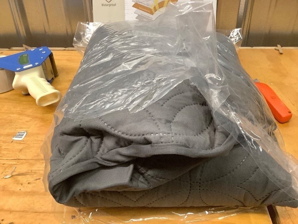 Waterproof Mattress Pad - Image 1 - Lot 3904