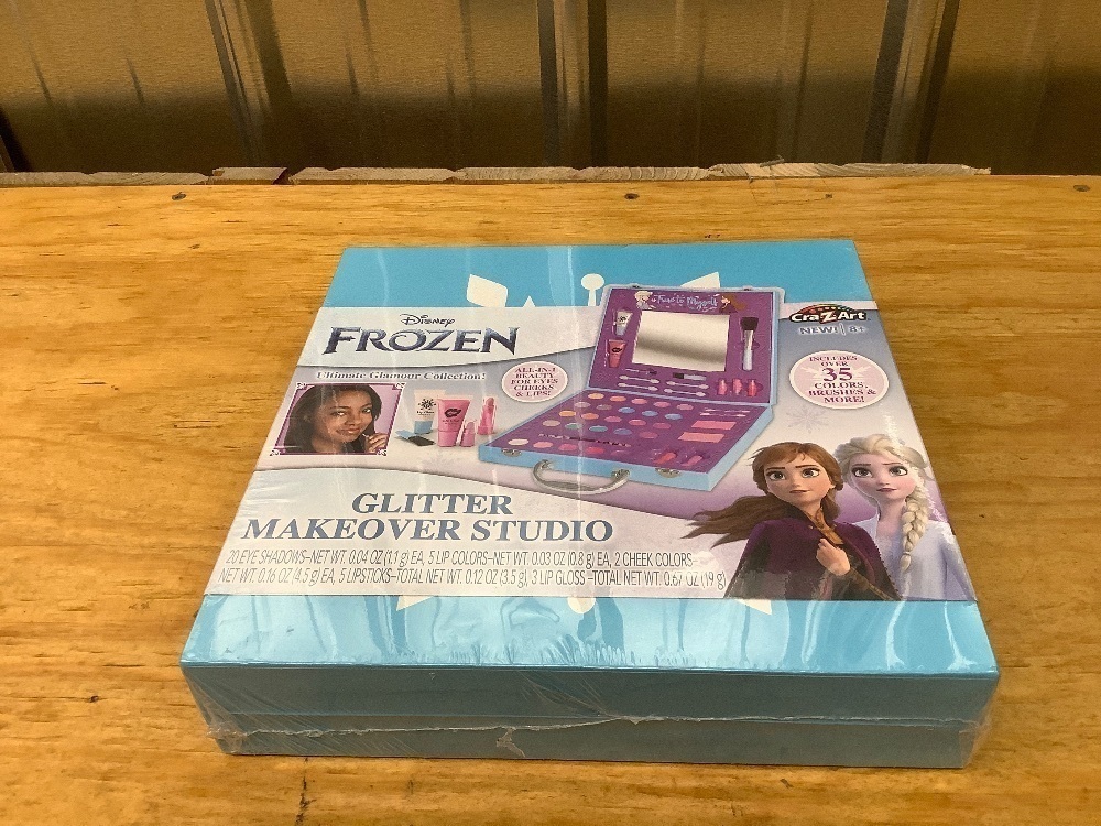 Disney Frozen Glitter Makeover Studio Beauty Kit – All-in-One Beauty for Eyes, Cheeks and Lips for Ages 6 and up - Amazon Exclusive - Image 2 - Lot 3906