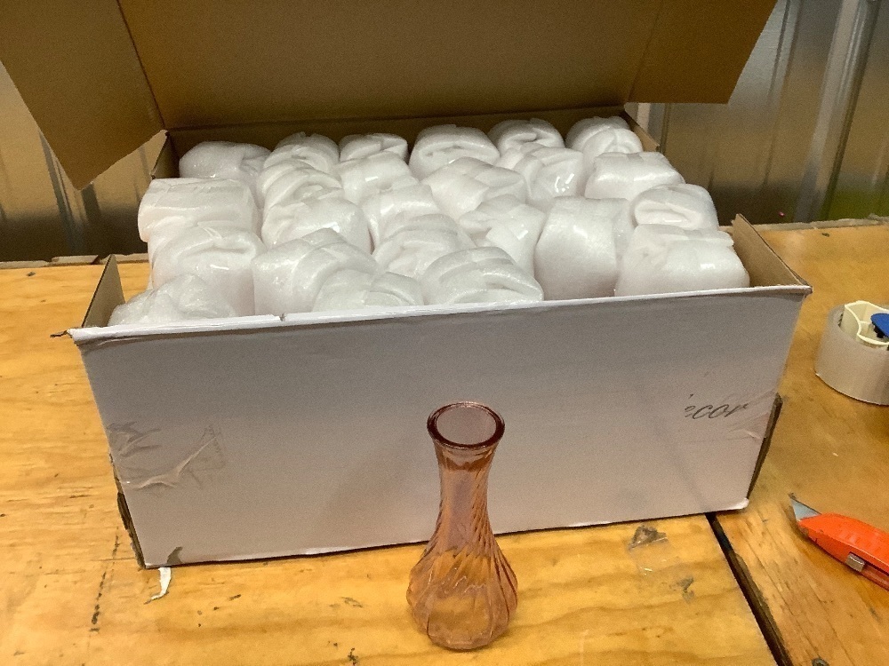 Set of 24 Glass Vase, Pink Bud Vases in Bulk with Lace for Floral Arrangements, Events, Home Decor Weddings, Table Centerpiece - Image 2 - Lot 3911