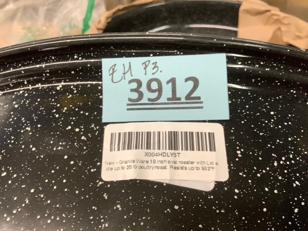 Granite Ware 19 inch oval roaster with Lid enameled steel design to accommodate up to 20 lb poultry/roast. Resists up to 932°F - Image 3 - Lot 3912