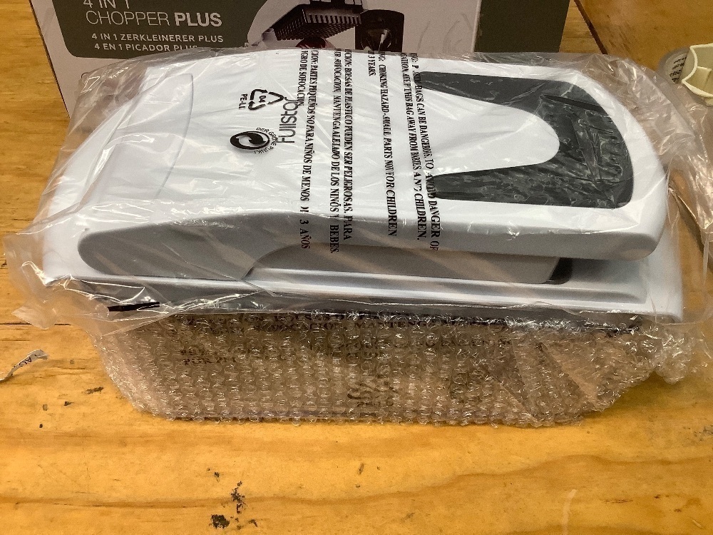 Fullstar Vegetable Chopper and Spiralizer - Food Chopper with Container, Fruit Slicer, Kitchen Gadgets & Accessories, Home Essentials (4 in 1, White) - Image 2 - Lot 3915