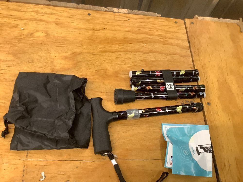 Vive Folding Cane - Image 1 - Lot 3940