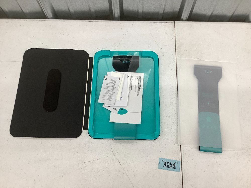 ESR 2 Pack Screen Protector for iPad - Image 3 - Lot 4054