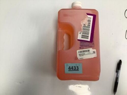 Softsoap Antibacterial Liquid Hand Soap Refill, Crisp Clean 1Gallon - Lot 4433