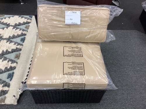 Wicker Conversation Seat w/ Coushin - Lot 150