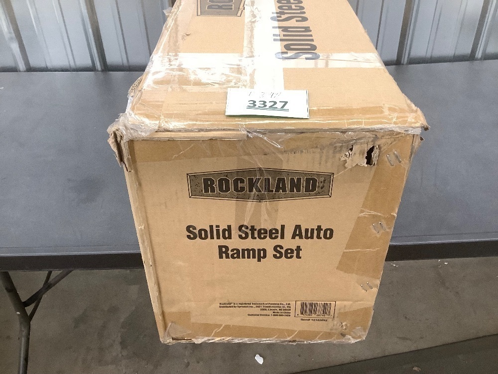 Rockland 4 Ton 8000 LBS Solid Steel Car Ramp Set - Image 4 - Lot 3327