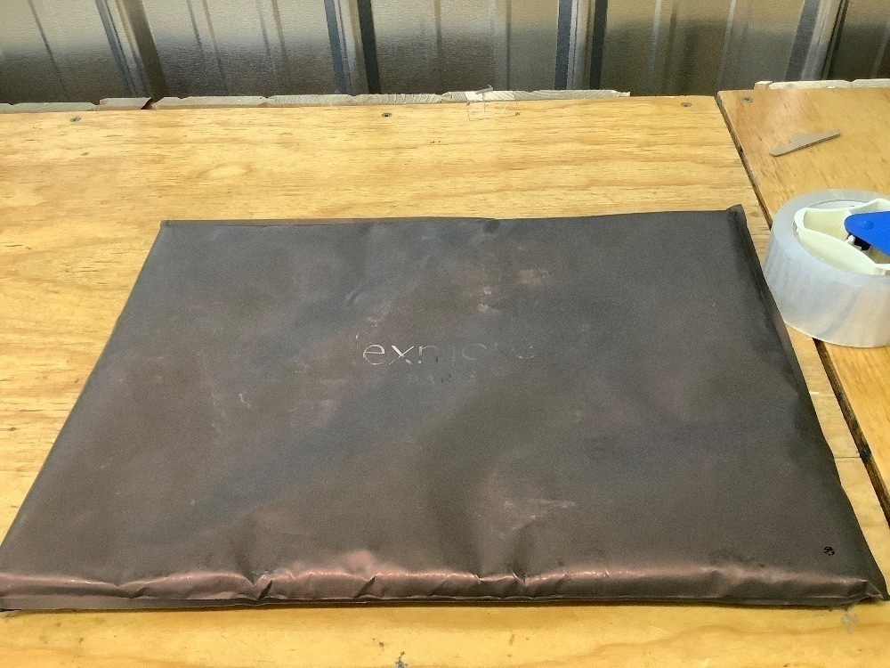 LEXMORE PlaceMats Set of 12 Vinyl/Plastic Woven Place Mats for Kitchen Table Indoor/Outdoor Washable PlaceMat Wipeable Dining Table Mats(Black/Brown) - Image 3 - Lot 3660