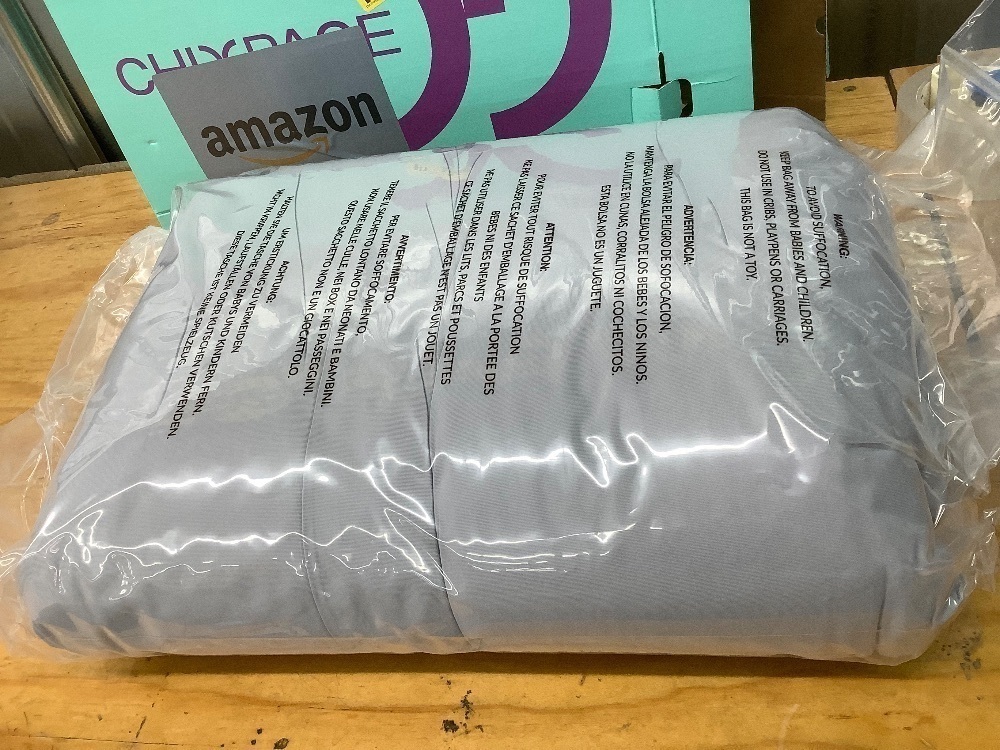 Cooling Comforter King/Cal King Size - Lightweight Summer Comforter for Hot Sleepers and Night Sweats, Q-Max 0.4 with Japanese Arc-Chill Cold Tech Fabric, Cooling Blanket Grey - Image 2 - Lot 3661
