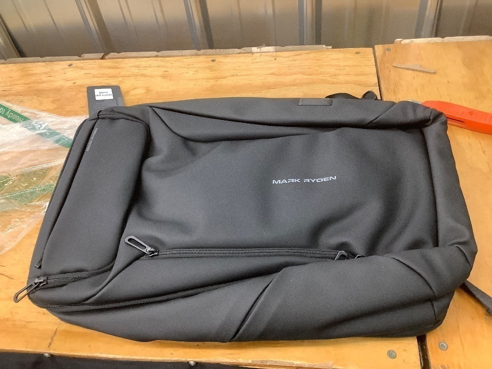 Compacto Pro: MarkRyden Top Seller Futuristic Design Simple Large Capacity Daily Backpack - Image 2 - Lot 3681