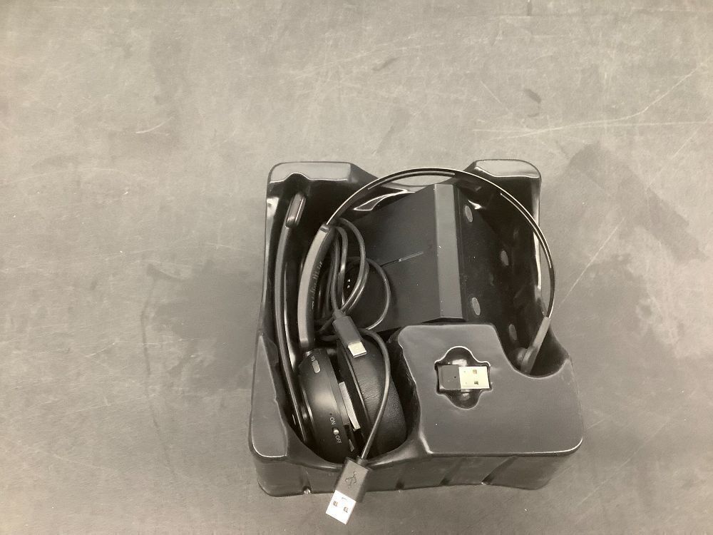 Wireless Headset with AI Noise Cancelling - Image 2 - Lot 3802