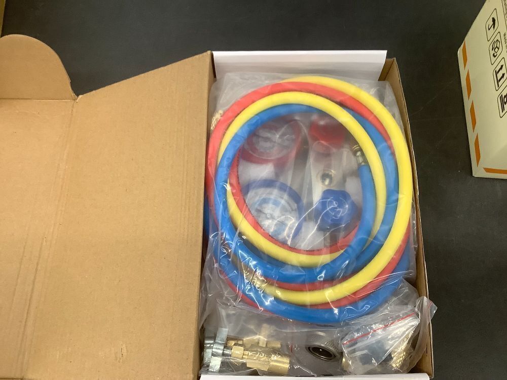 BACOENG 3.6CFM 1/4HP AC Vacuum Pump and Manifold Gauge Set for R134a R22 R410a HVAC Air Conditioning Refrigeration, Includes Can Tap, Quick Coupler Adapters and Carry Bag - Image 4 - Lot 3833