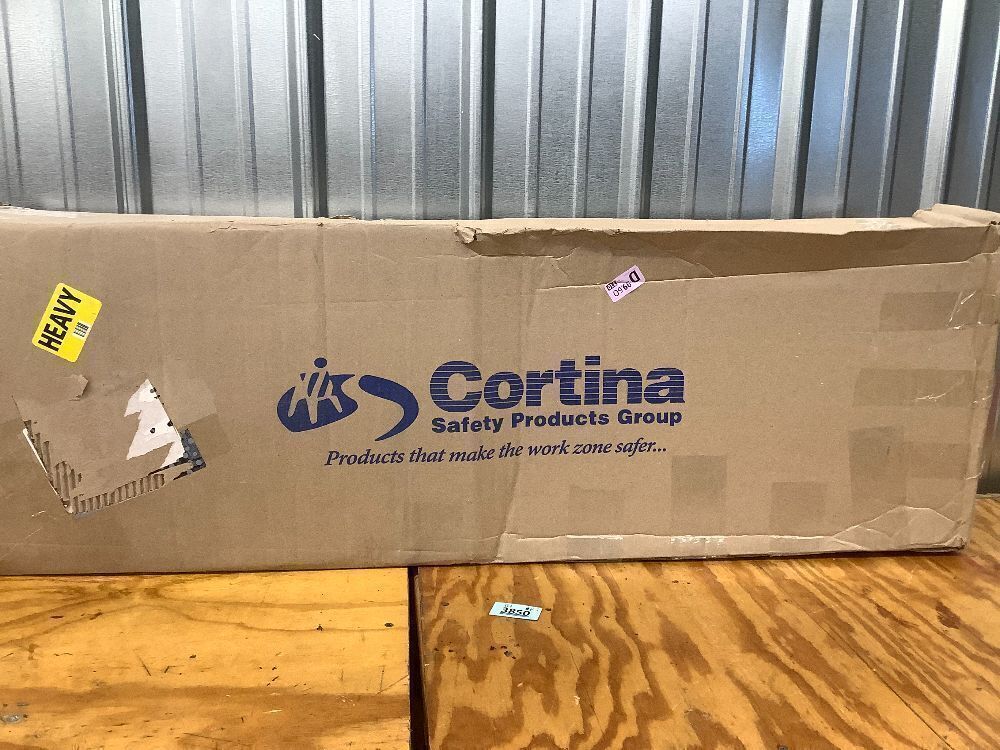 Cortina EZ Grab Delineator 45" Post - Image 5 - Lot 3850