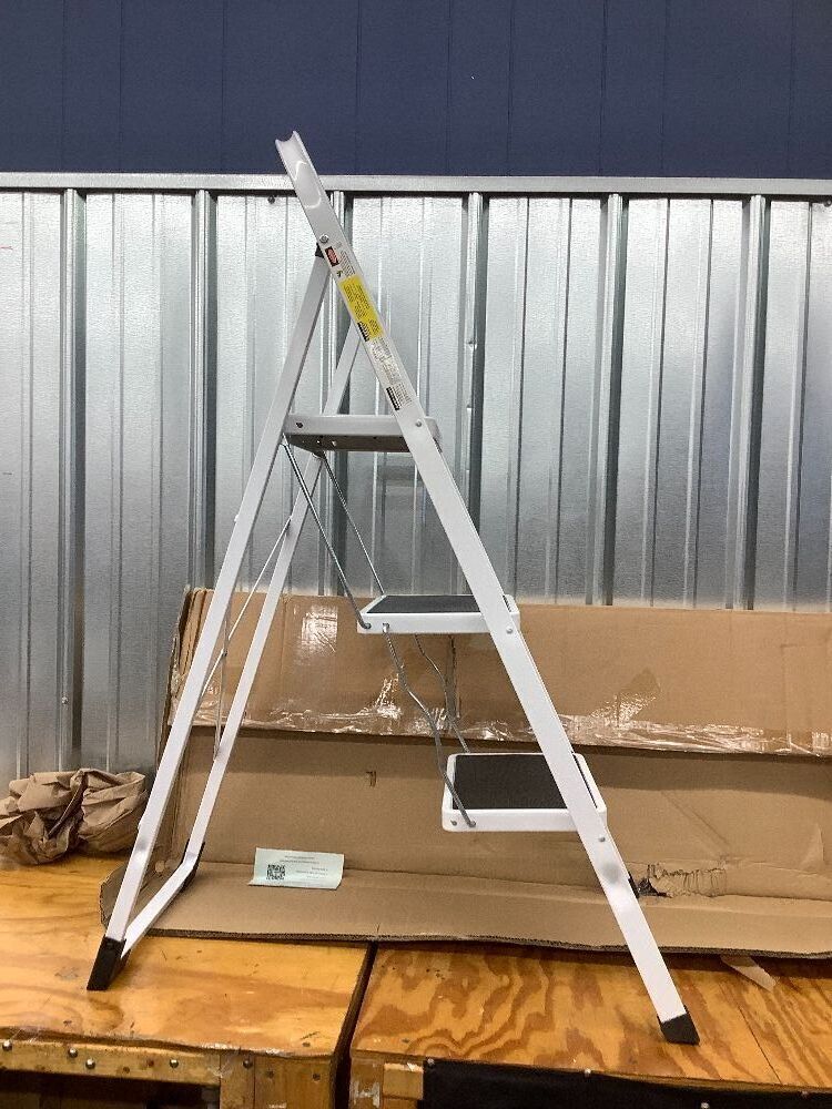 Folding 4-Step Ladder - Image 2 - Lot 3855