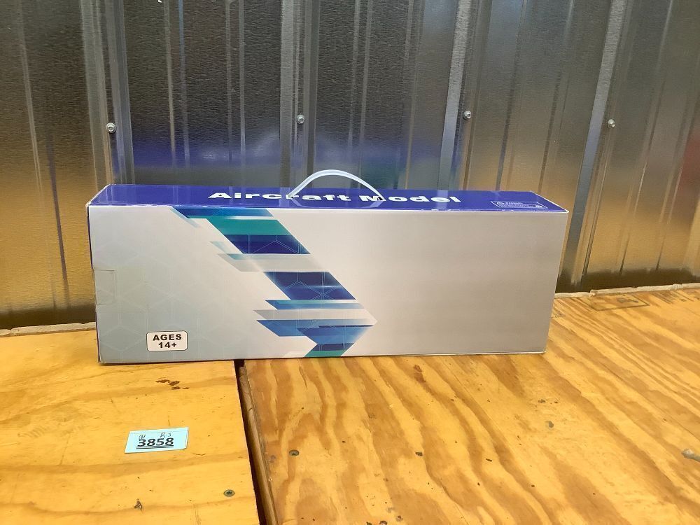 24-Hours 18” 1:130 Airplane Model South China Boeing 787 Model Plane with LED Light(Touch or Sound Control) for Decoration or Gift - Image 4 - Lot 3858