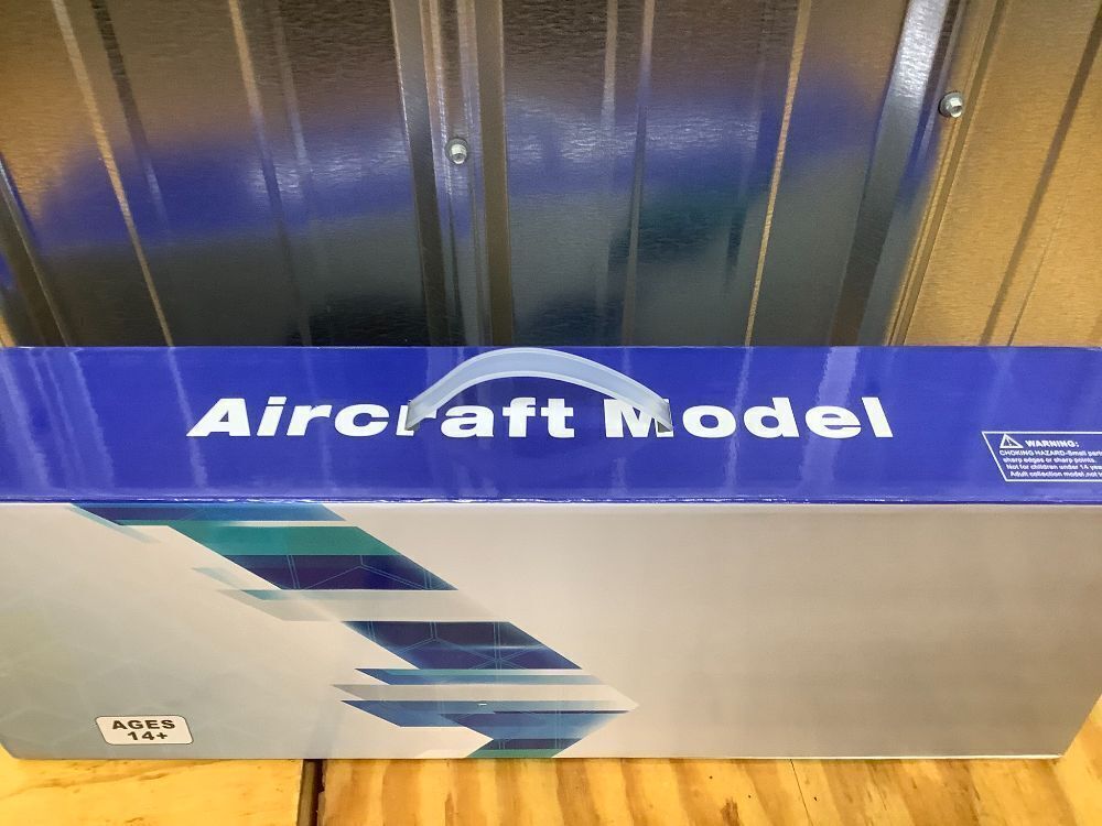 24-Hours 18” 1:130 Airplane Model South China Boeing 787 Model Plane with LED Light(Touch or Sound Control) for Decoration or Gift - Image 5 - Lot 3858