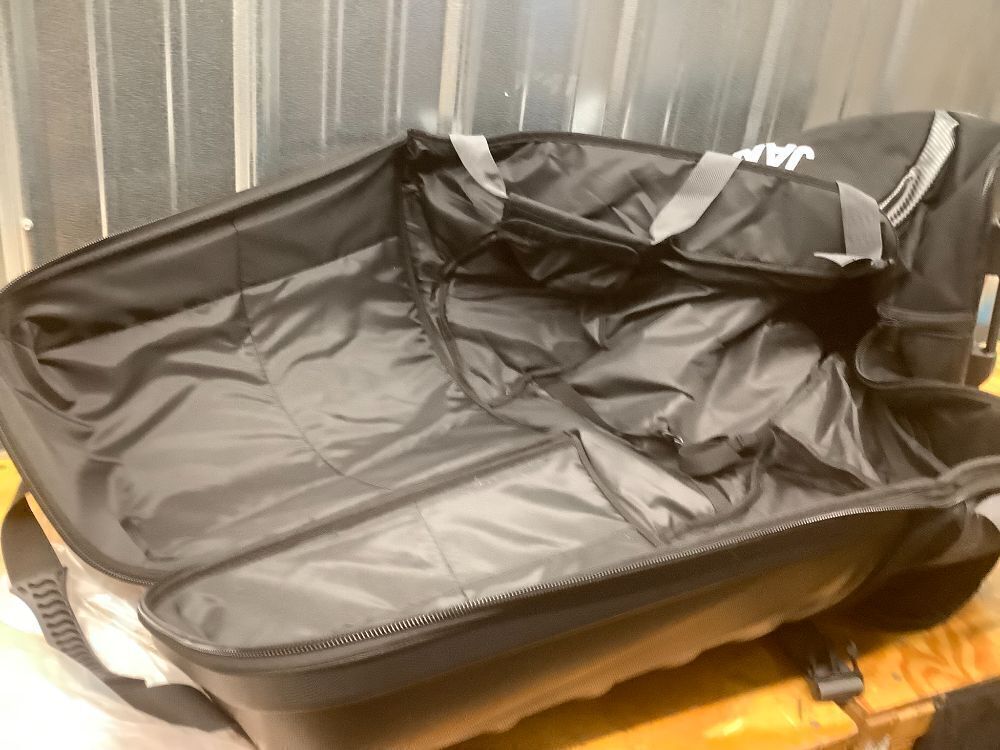Golf Travel Bag with Hard Case Top - Image 6 - Lot 3897