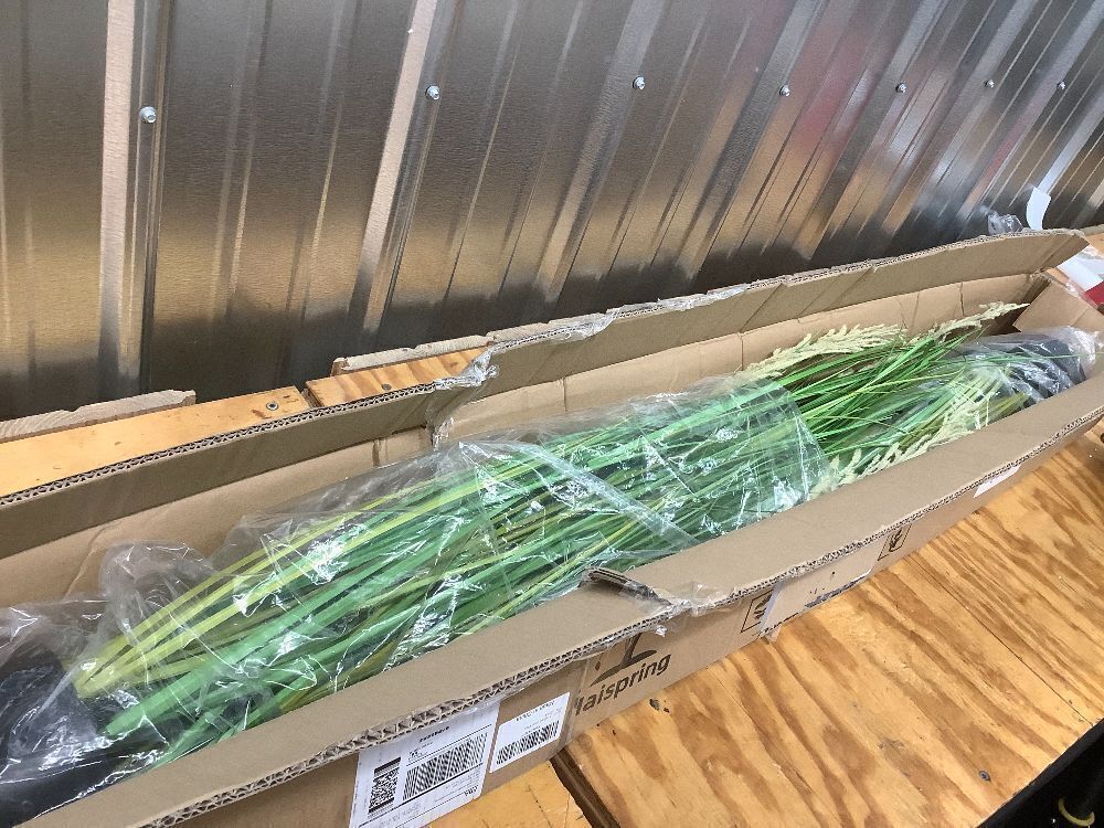 Artificial Grass Plant 47in (2-pack) - Image 2 - Lot 3898