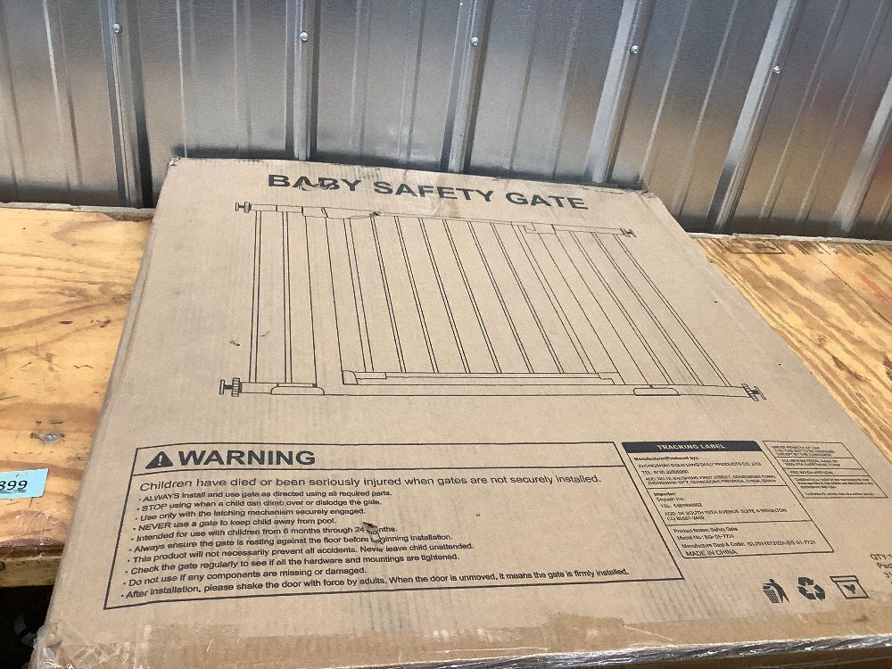 Memeasy Baby Safety Gate - Image 2 - Lot 3899