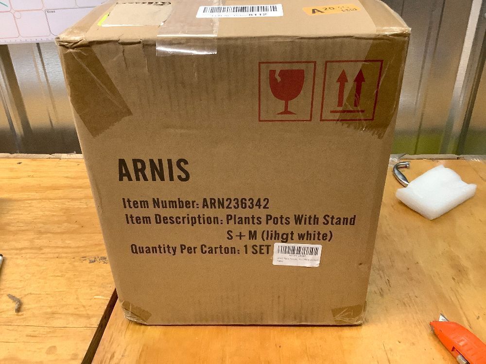 ARNIS Plants Pots with Stand (Set of 2) - Image 4 - Lot 3980