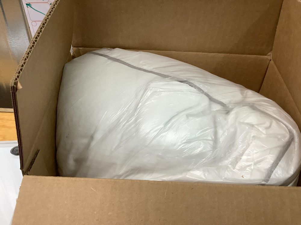 FluffCo Zen Fluff Pillows - Down Alternative Queen Size Pillow - Image 3 - Lot 3988