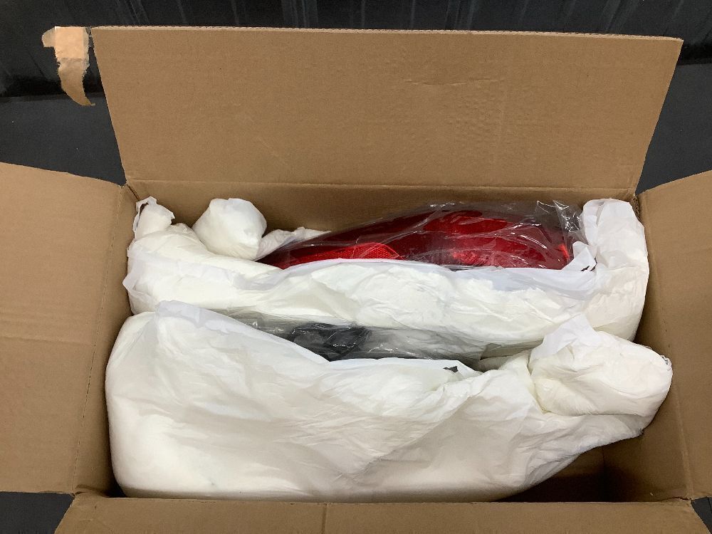 Auto Tail Lights Assembly for Hyundai Elantra 2017-2019 Lamp, Driver & Passenger Side - Image 3 - Lot 4045