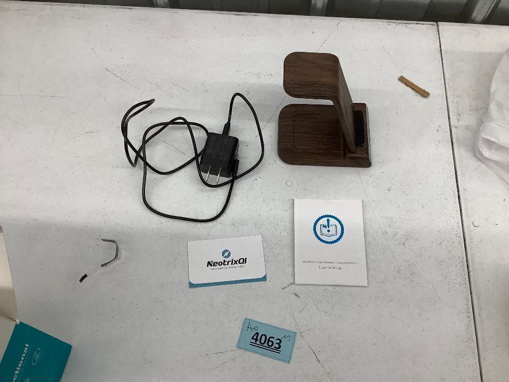 Wireless Charger for Samsung Charging Station - Image 3 - Lot 4063