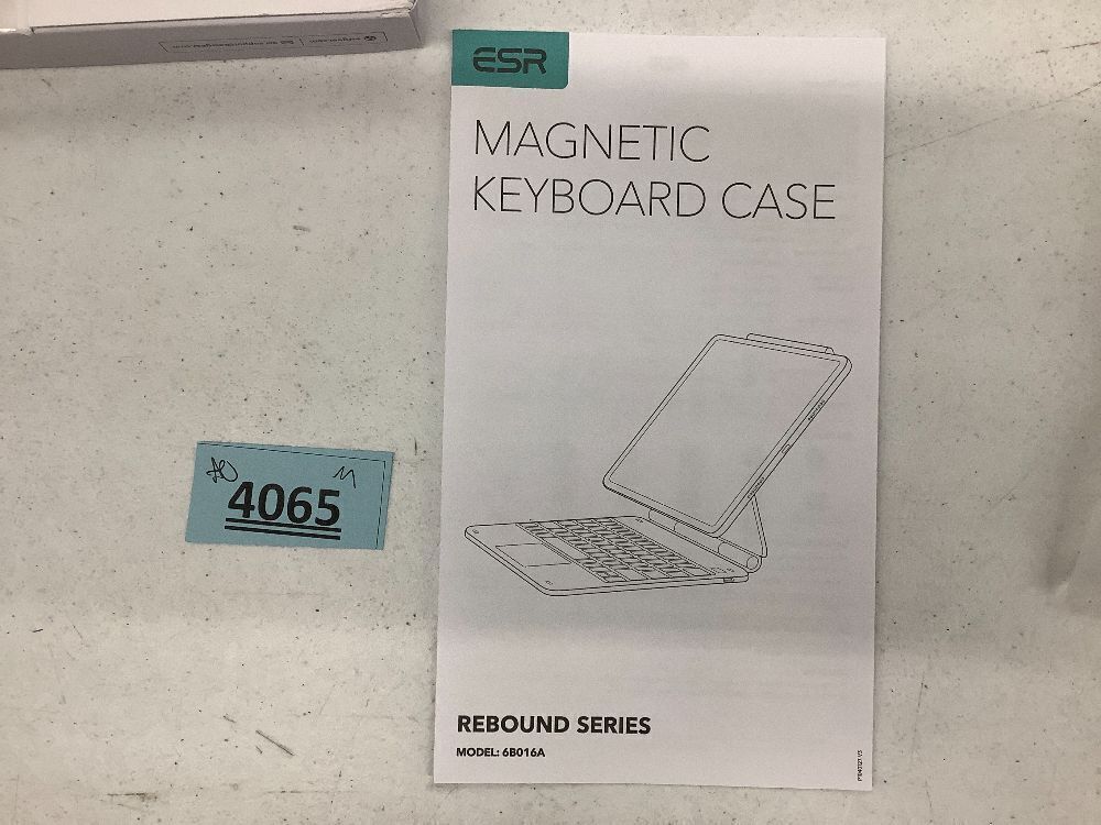 iPad Pro 12.9″ Rebound Magnetic Keyboard Case - US Layout - Image 3 - Lot 4065