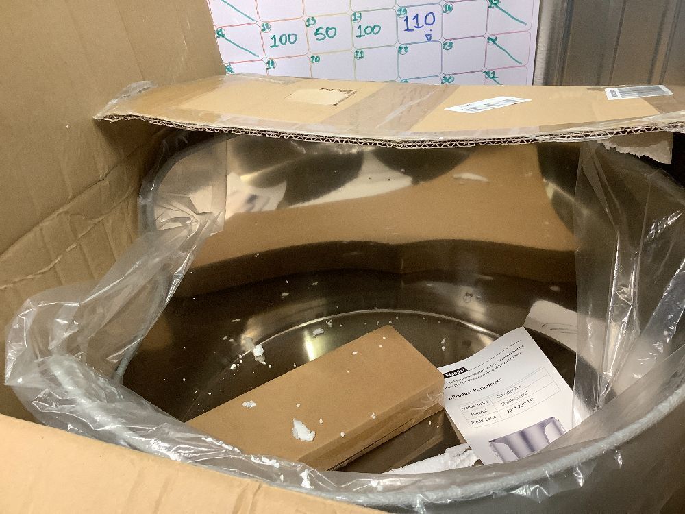 Stainless Steel Litter Box - Image 4 - Lot 4136