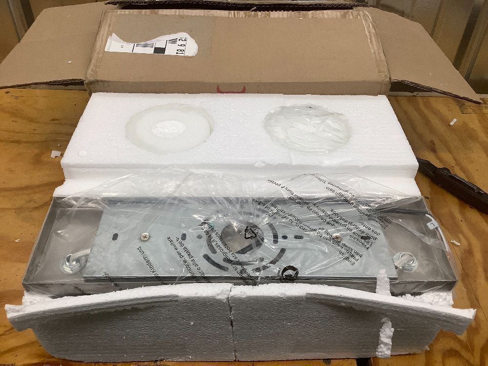 2-Lamp Vanity Light - Image 4 - Lot 4252