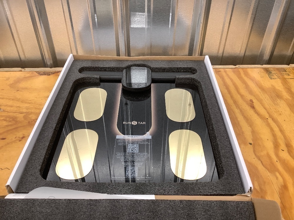 RunSTAR Scale for Body Weight and Fat Percentage, 8 Electrodes High Precision Digital Scale - Image 3 - Lot 4301