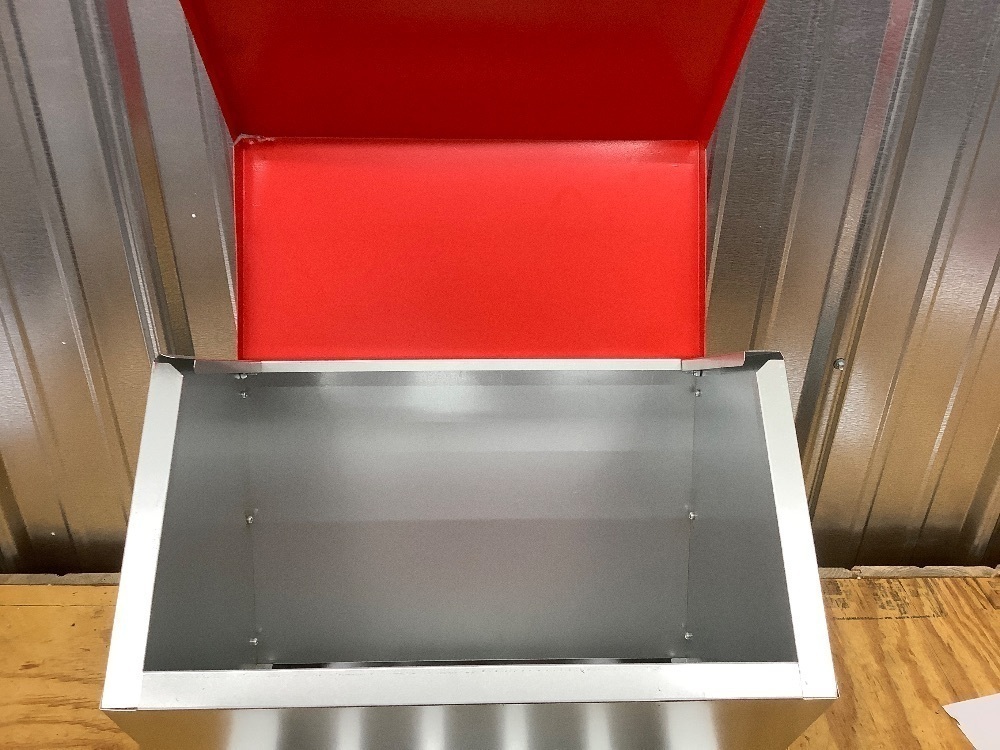shengyi 11.5-55lbs Galvanized Chicken Feeder - Rat Proof Poultry Feeder with Lid Weatherproof Outdoor Coop - Image 3 - Lot 4323