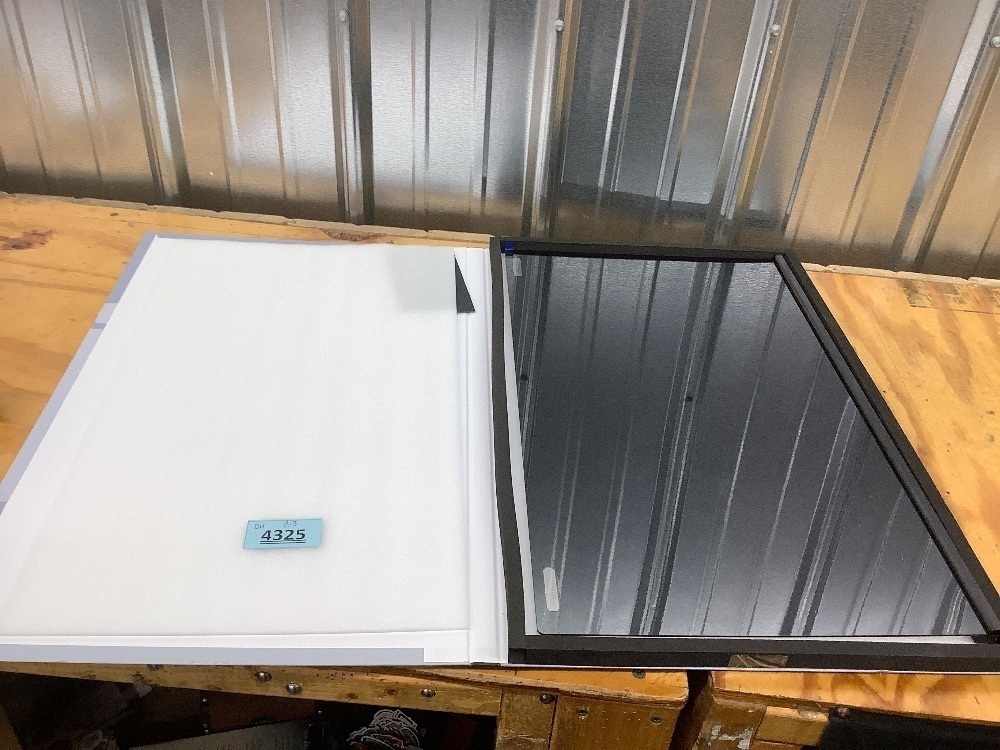 Privacy screen 547mmx331mm - Image 4 - Lot 4325