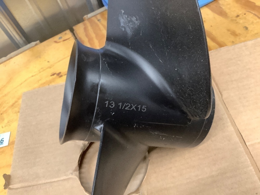 Outboard propeller 13 1/2x15 - Image 4 - Lot 4326