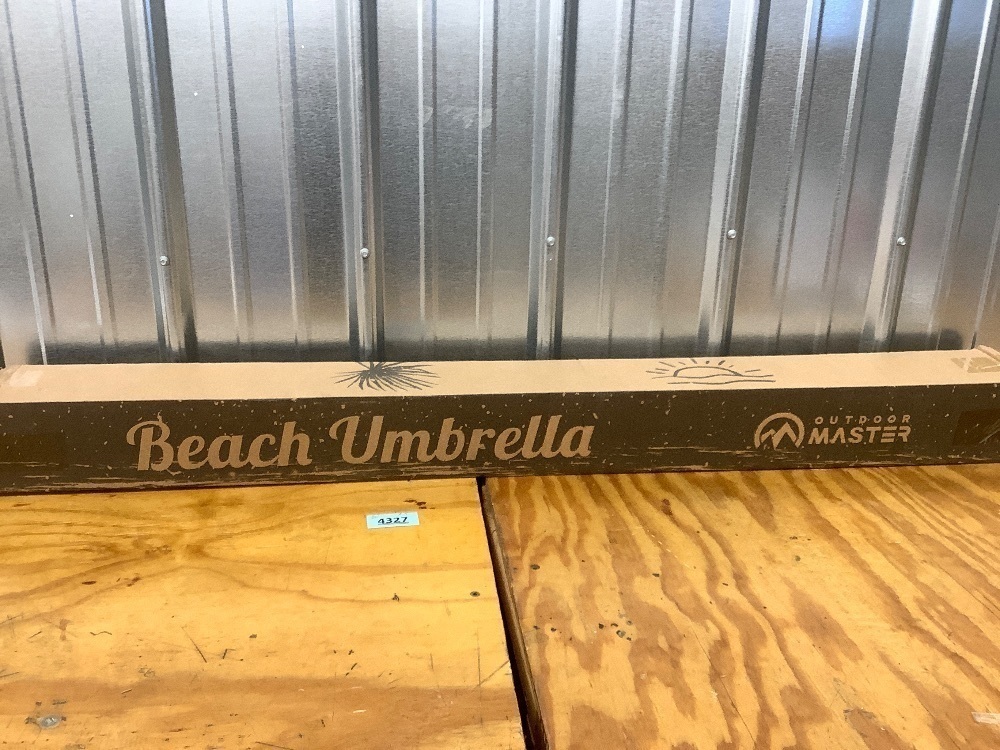 outdoormaster beach umbrella with sand bag and cup holder 6.5ft - Image 5 - Lot 4327