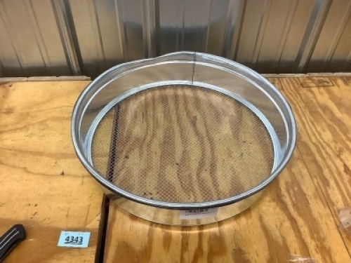 19" extra large soil sifter - Lot 4343