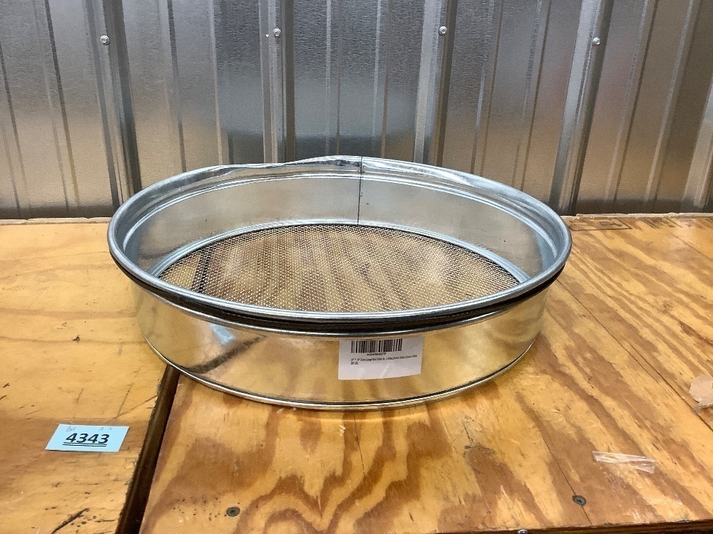19" extra large soil sifter - Image 4 - Lot 4343