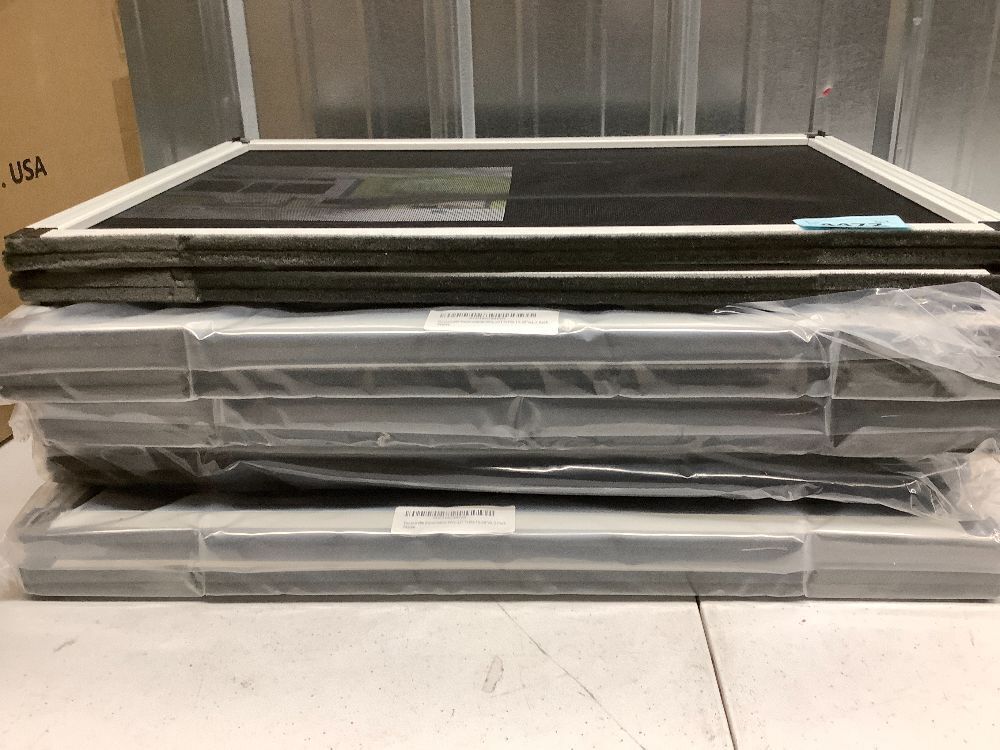 Fenestrelle Expandable Window Screen - Image 2 - Lot 4472