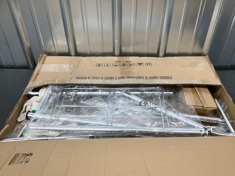 Heavy duty clothes rack - Image 3 - Lot 4551