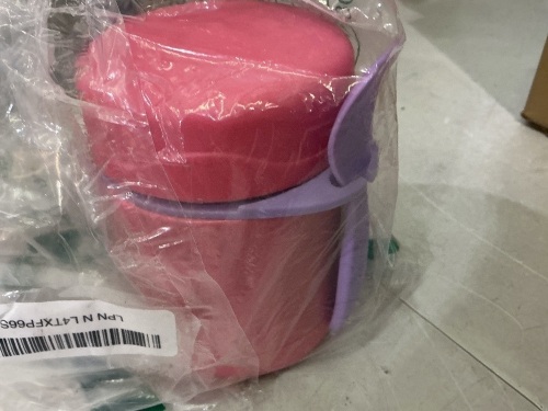 On the Go Food Storage with Spork - Lot 47
