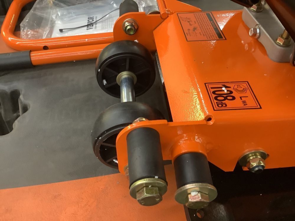 VEVOR Vibratory Compaction Tamper, 6.5 HP, 196CC Gas Engine, 4,200 lbs Force, 5,600 VPM - Image 7 - Lot 30